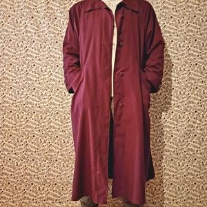 Authentic LONDON FOG Trenchcoat in Plum!